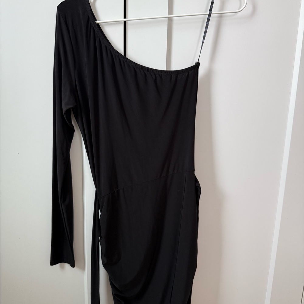 Elegant Black One-Shoulder Dress